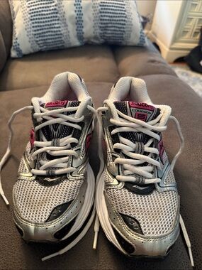 Saucony Cohesion 5 Grid Women's Lace-Up Running Shoes Sneakers - Size 7